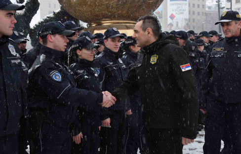 Aleksandar Vulin sa pozornicima