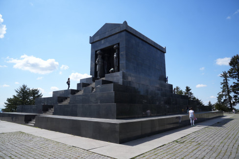 Avala, ata